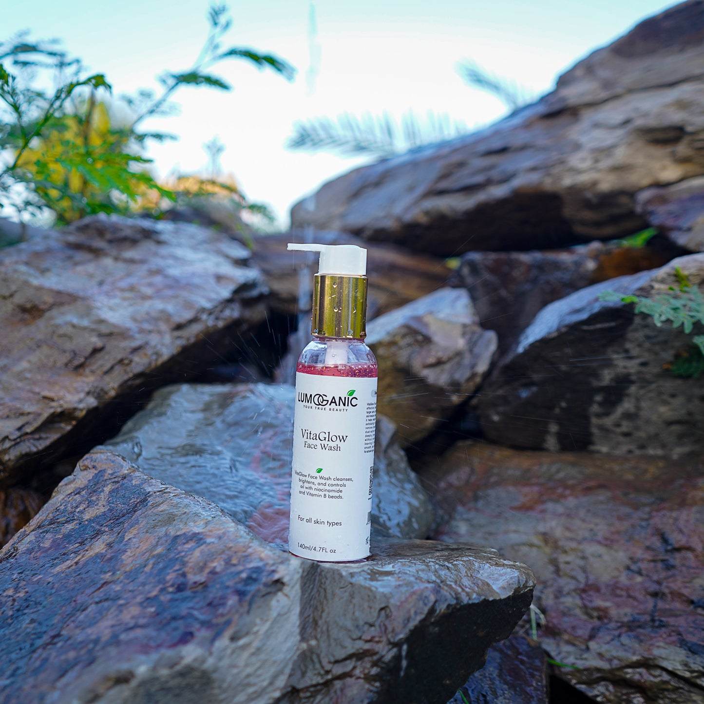 VitaGlow Face Wash