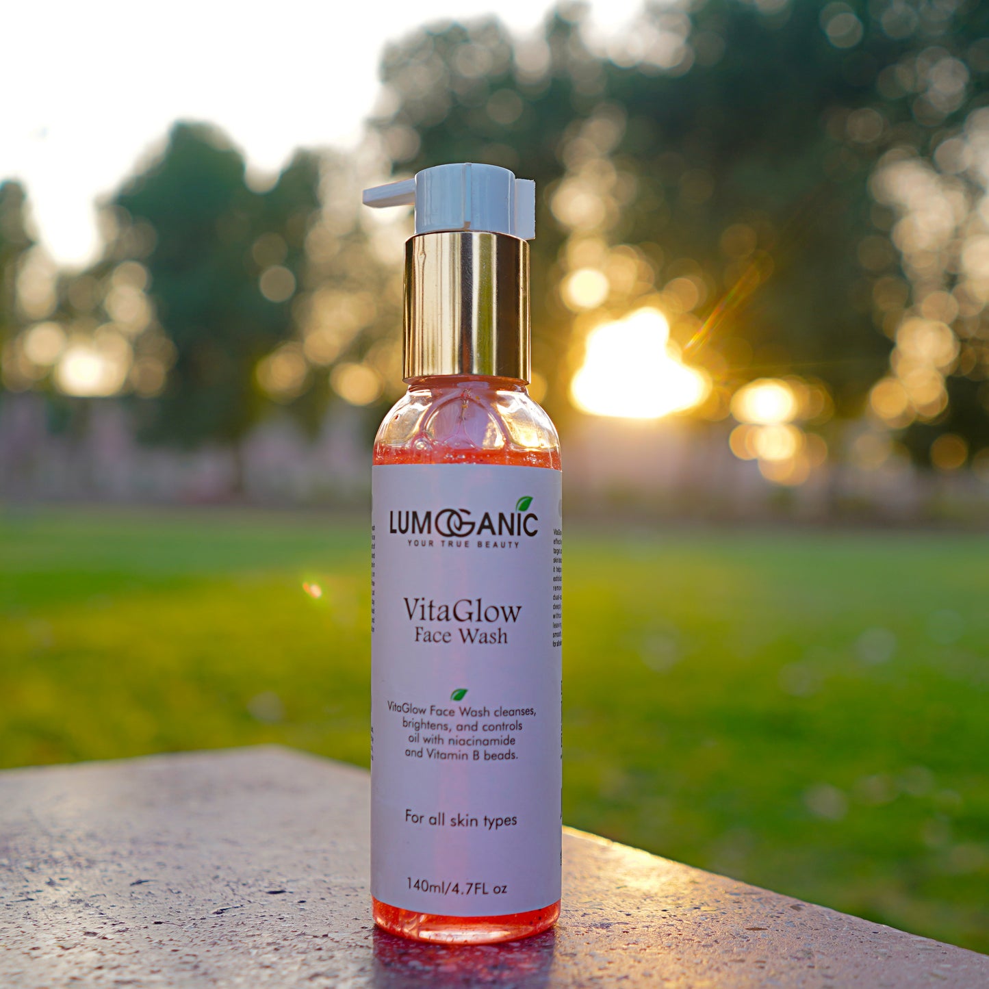 VitaGlow Face Wash